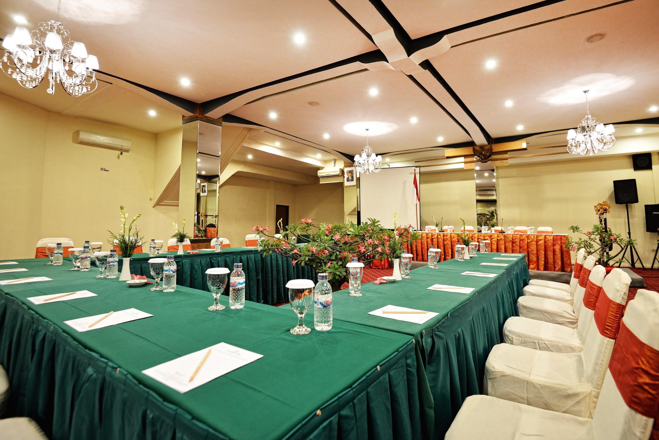 Wina Holiday Villa Kuta Lombok Exterior foto