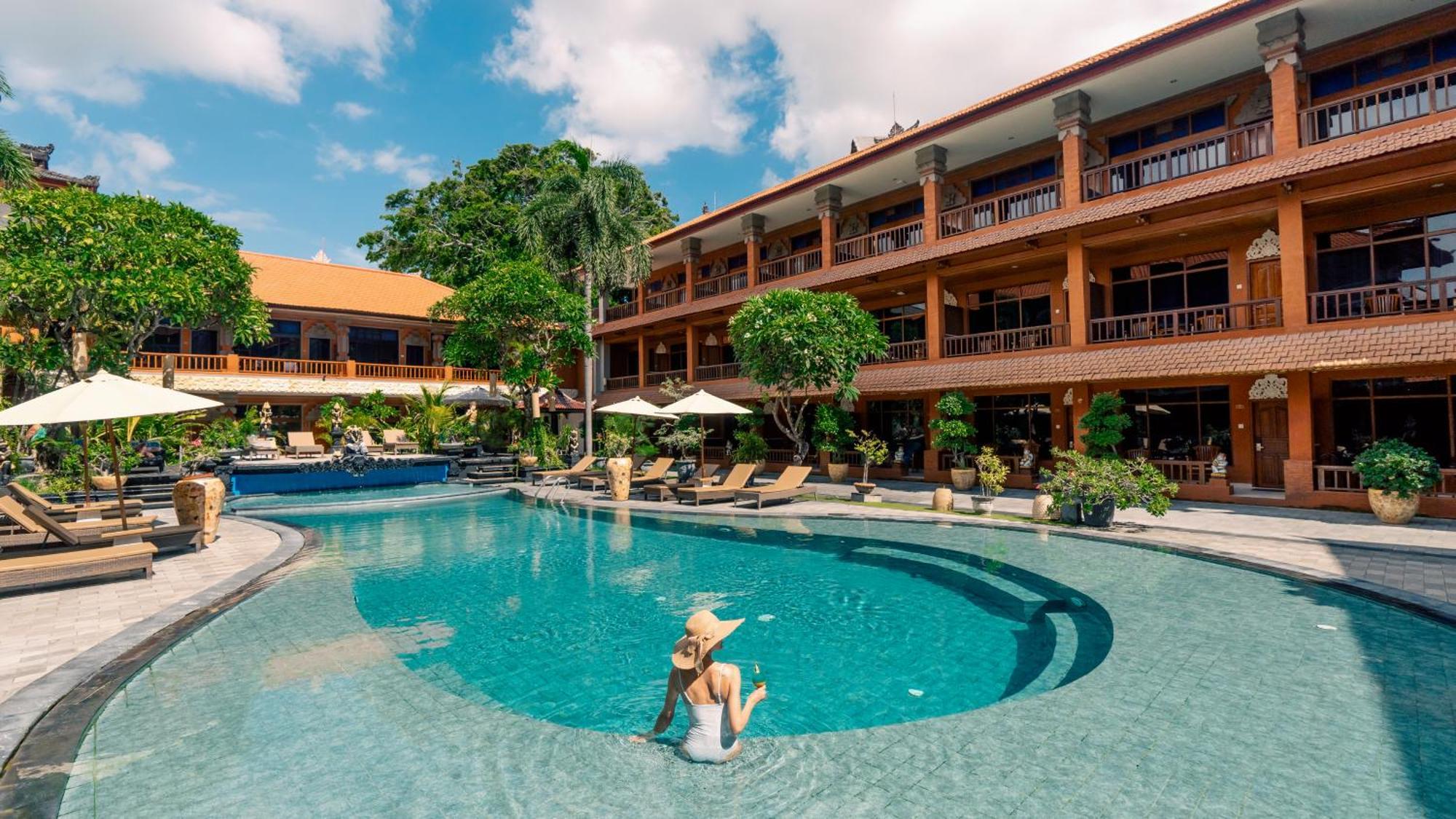 Wina Holiday Villa Kuta Lombok Exterior foto