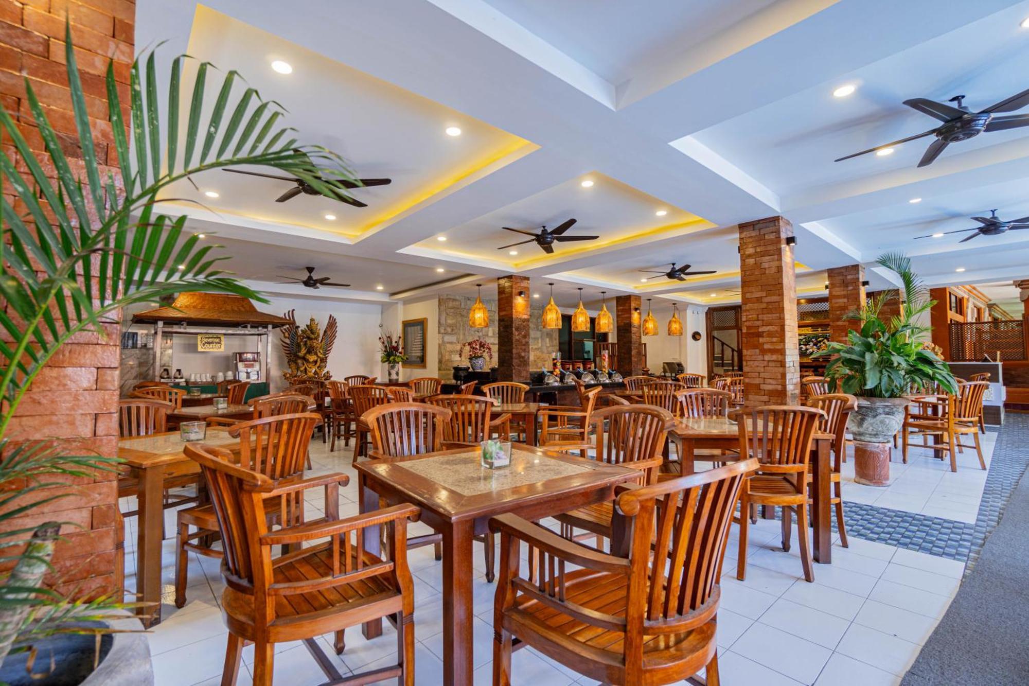 Wina Holiday Villa Kuta Lombok Exterior foto