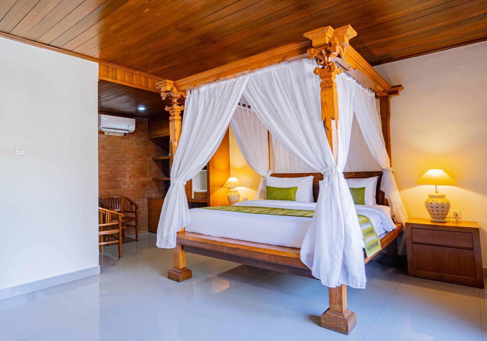 Wina Holiday Villa Kuta Lombok Exterior foto