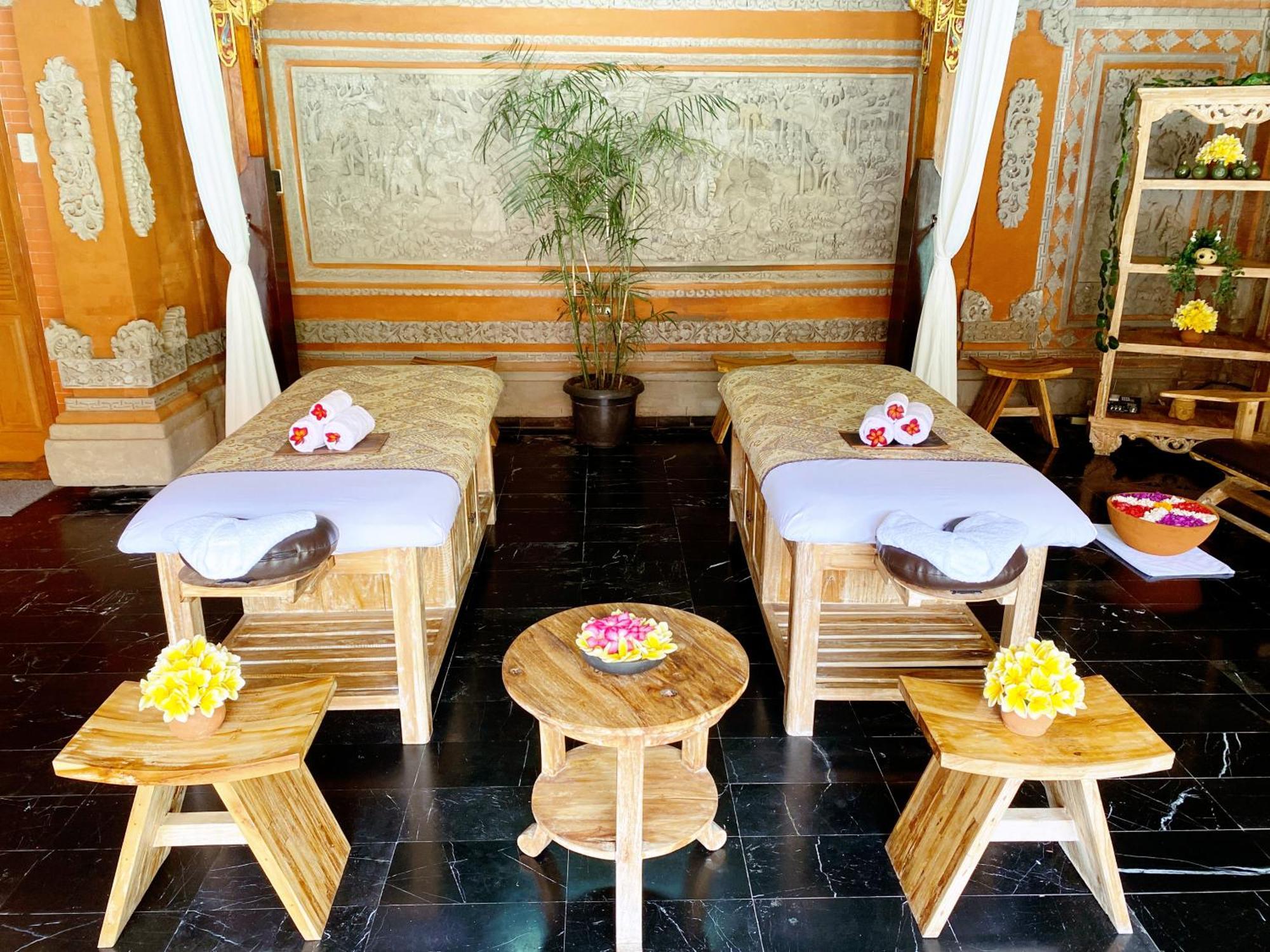 Wina Holiday Villa Kuta Lombok Exterior foto